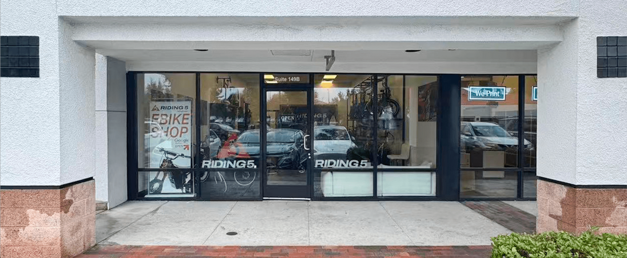 Your Guide to Finding the Perfect E-Bike This Holiday Season - Riding 5 Electric Bike